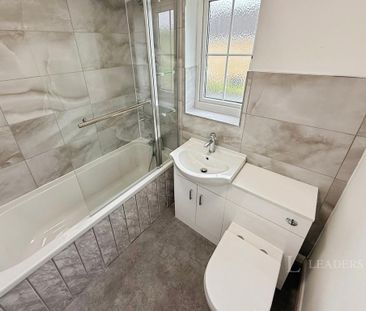 3 bedroom semi-detached house to rent - Photo 5