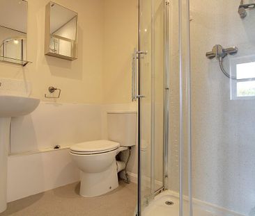 4 bedroom townhouse to rent - Photo 2