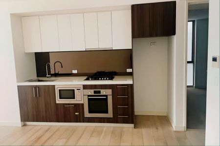 2 bed 2 bath - Photo 3