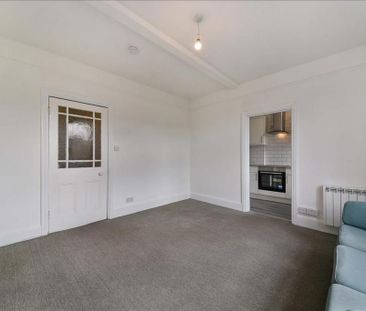 3 bedroom flat to rent - Photo 6