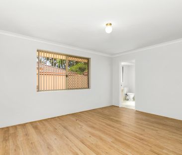 Perfectly Positioned Street Front Villa in Prime Location - Photo 4