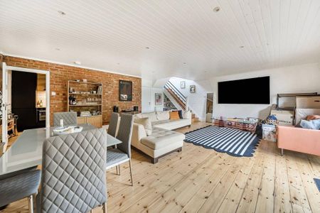 2 bedroom semi-detached house to rent - Photo 5