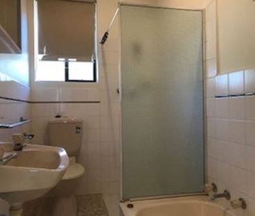 Two bedroom unit in quiet location - Photo 5