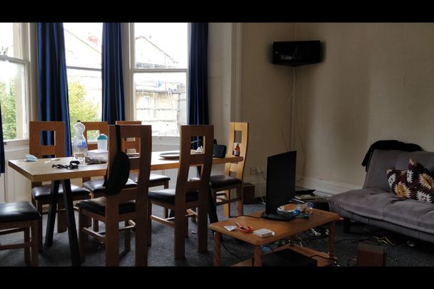 9 Bed Semi-Detached House, West Shrubery, BS6 - Photo 1