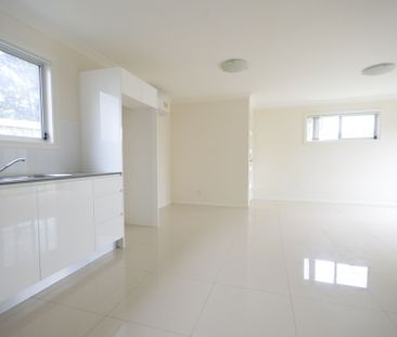 Gorgeous 2 Bedroom House - Photo 6