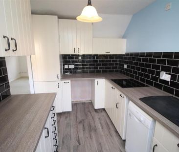 3 bedroom terraced house to rent - Photo 2