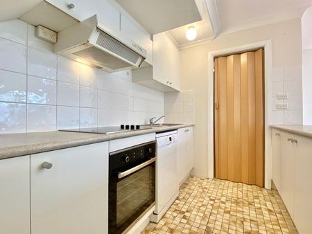 12/5-17 Queen Street, Newtown NSW 2042 - House For Rent | Domain - Photo 2