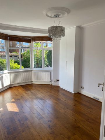 3 Bed Semi-Detached House, Ashridge Gardens, N13 - Photo 3