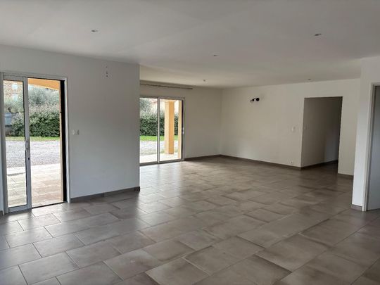 Location Maison 4 pièces 105m² GRAVIERES 07140 - Photo 1