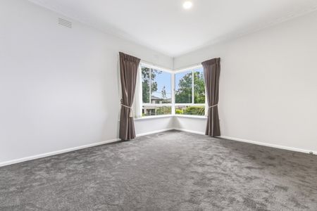 Well-Presented Family Home in Prime Ashwood Location - Photo 5