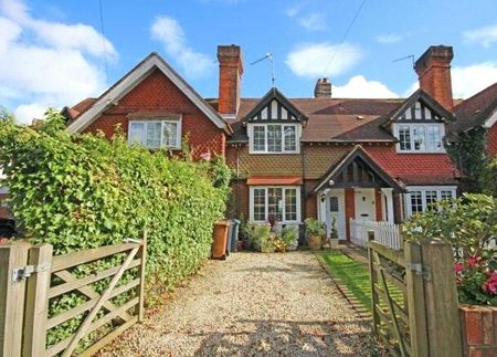 2 bedroom semi-detached house to rent - Photo 2