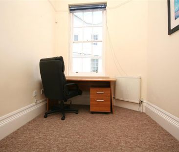 3 bedroom apartment to rent - Photo 3