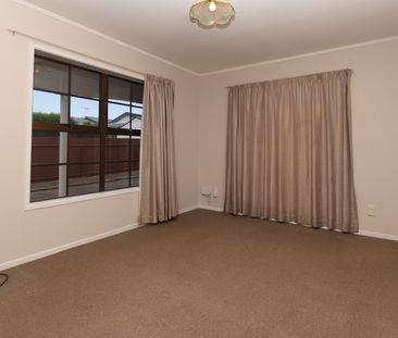 Cosy home plus a Pool! - Photo 3