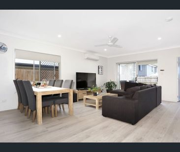 Modern 4 Bedroom House In Arundel - Photo 1