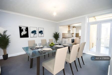 3 bedroom terraced house to rent - Photo 3