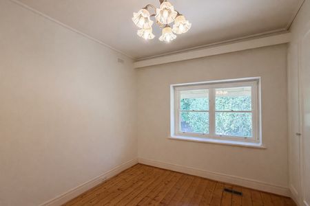 Charming Period Home in Prime Glen Iris Location - Photo 4