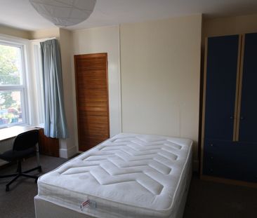 5 Bed Semi-Detached House, Osborne Road, BN1 - Photo 2