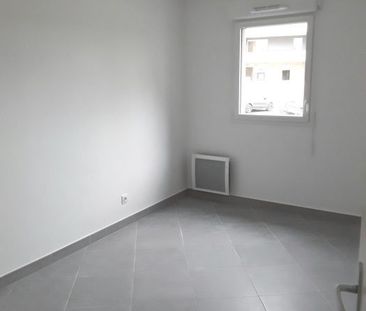 T4 AVEC BALCON ET PARKING - Photo 3