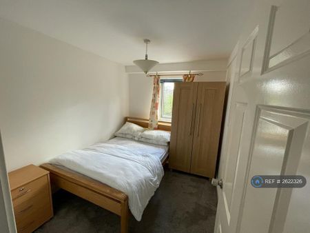 2 bedroom flat to rent - Photo 3