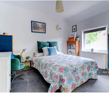 3 bedroom semi-detached house to rent - Photo 5