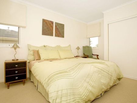 3-Bedroom Townhouse with Study in Prime Location - Photo 3