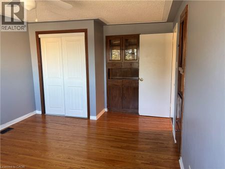 232 BARTON Street, Hamilton, Ontario, L8E9X9 - Photo 5