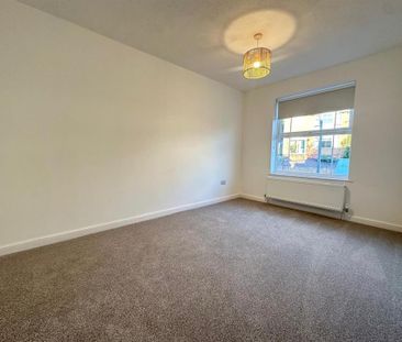 3 bedroom detached house to rent - Photo 5