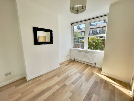 4 bedroom terraced house to rent - Photo 1