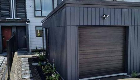 Modern 3-Bedroom Townhouse Backing onto Park - Available Immediately! - Photo 4