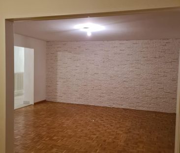 Appartement rénové de 4.5 pièces en centre-ville de Payerne - Foto 1