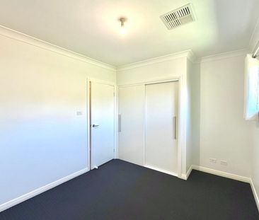 MODERN FAMILY LIVING | SOLAR POWERED | STYLISH WISDOM HOME - Photo 2