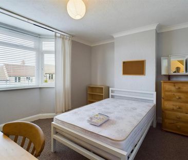 4 bedroom terraced house to rent - Photo 3