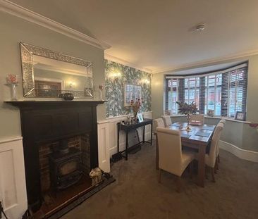 2 bedroom semi-detached house to rent - Photo 4