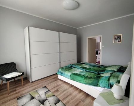 Kiadó felújított, erkélyes lakás Pécsett! - Fotó 5