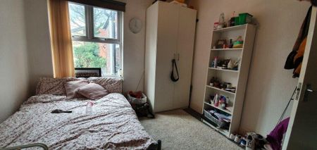 5 bedroom house to rent - Photo 2