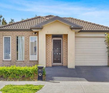 Low-Maintenance Living in the Heart of Mernda Village - Photo 2