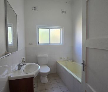 Feel Right at Home on Duthie Street! - Photo 6