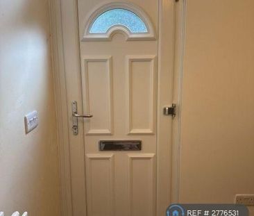 6 bedroom semi-detached house to rent - Photo 1