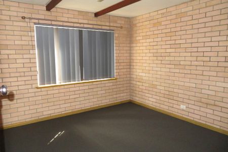 ONE BEDROOM UNIT WITH REVERSE CYCLE SPLIT SYSTEM! - Photo 5