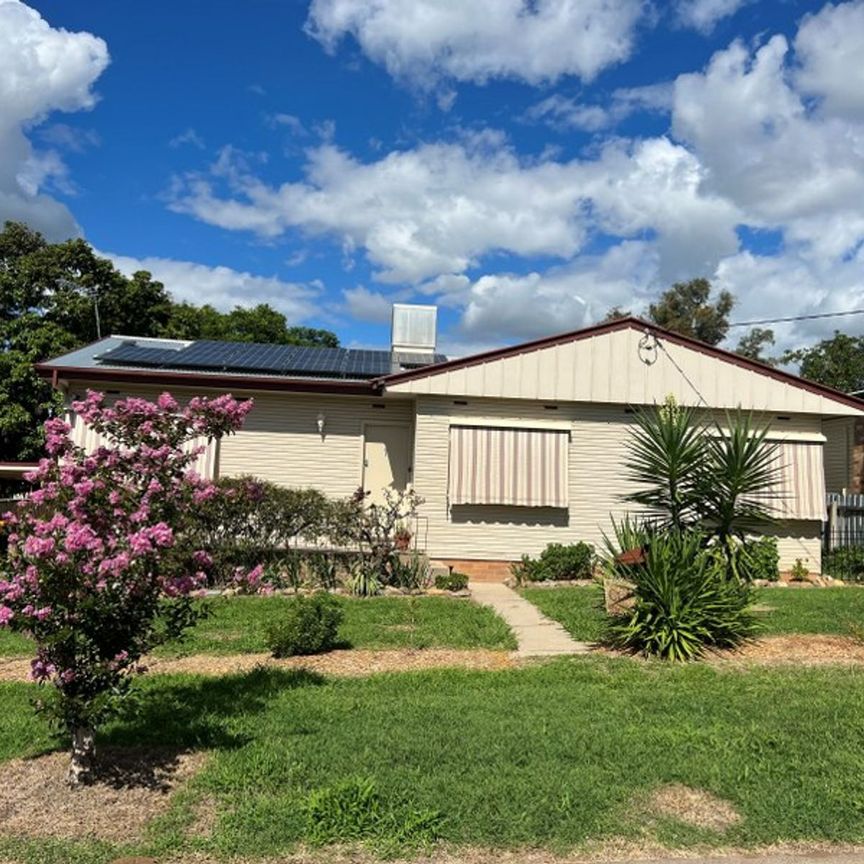 3 Bedroom home in South - Photo 1