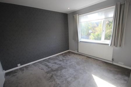 2 bedroom maisonette to rent - Photo 2