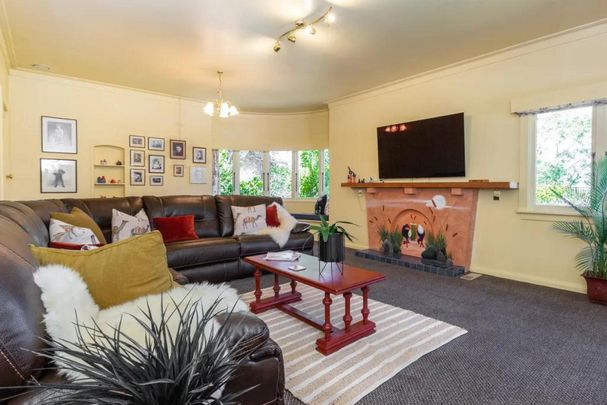Family living in the heart of Havelock North - ... - Photo 1