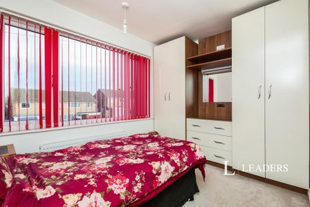 4 bedroom detached house to rent - Photo 5