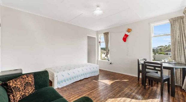 Rent includes water - Photo 1