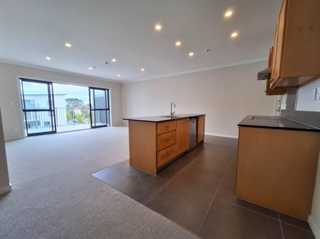 Rare 1 bedroom apartment in Flat bush - Photo 2