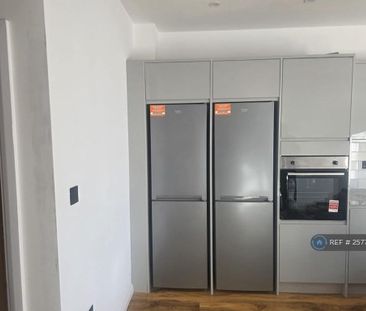 1 bedroom in a house share to rent - Photo 5