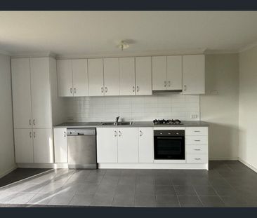 Perfect 3 Bedroom Family Home - Photo 3