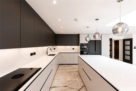 4 bedroom detached house to rent - Photo 5