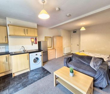 Studio to rent - Photo 1