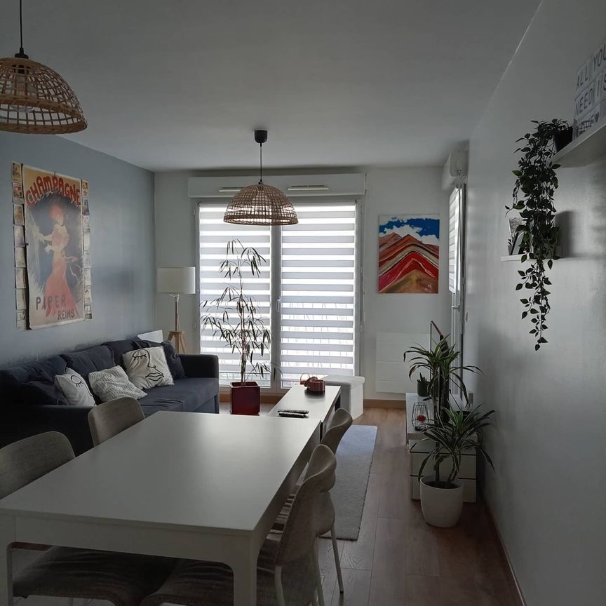 REIMS – Secteur Henry VASNIER appartement T2 meublé avec stationnement et balcon disponible de suite - Photo 1